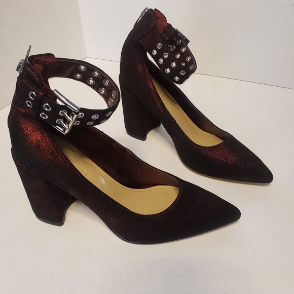 Shoes - Picture 6 of 7